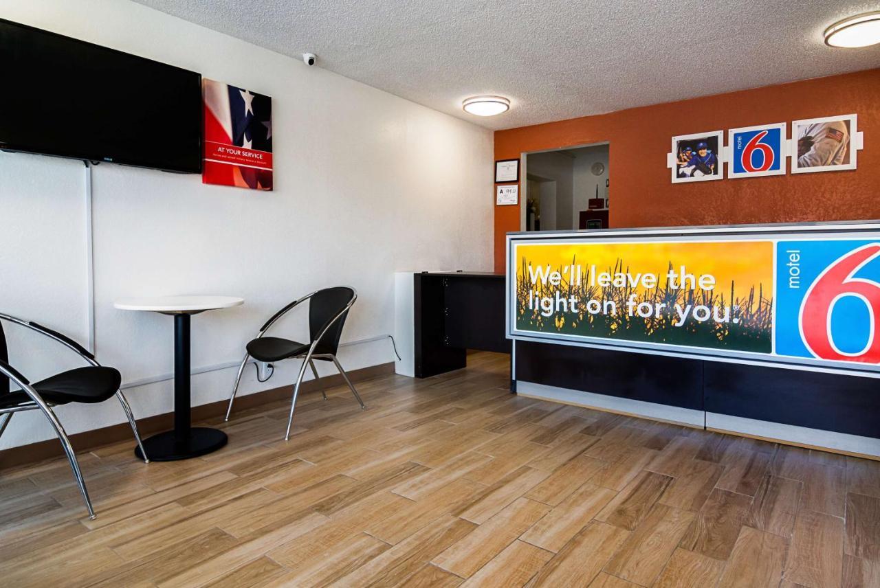 Econo Hotel 2*