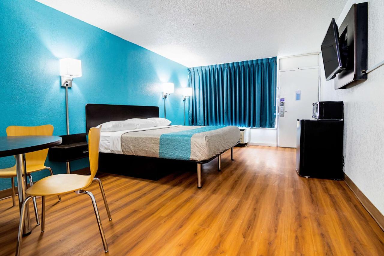 Hotel Econo 2*